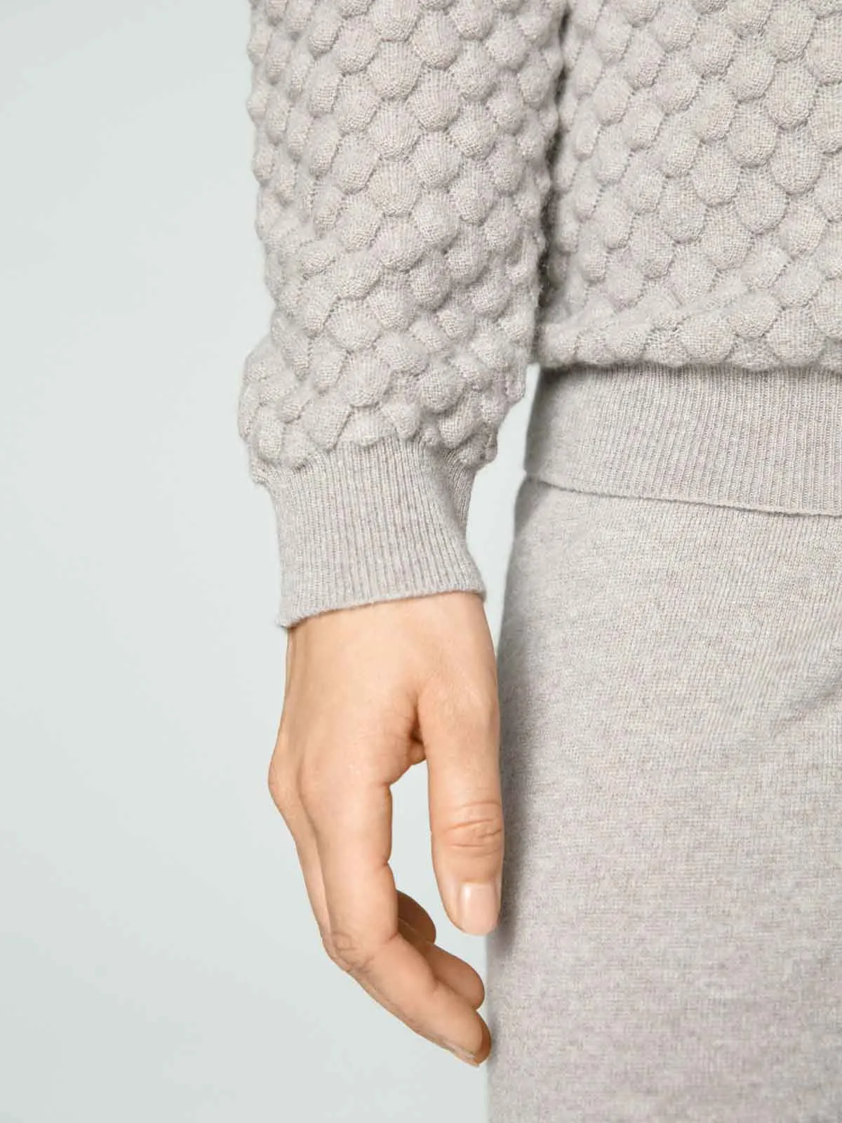 Knitted pullover made of cashmere pearls