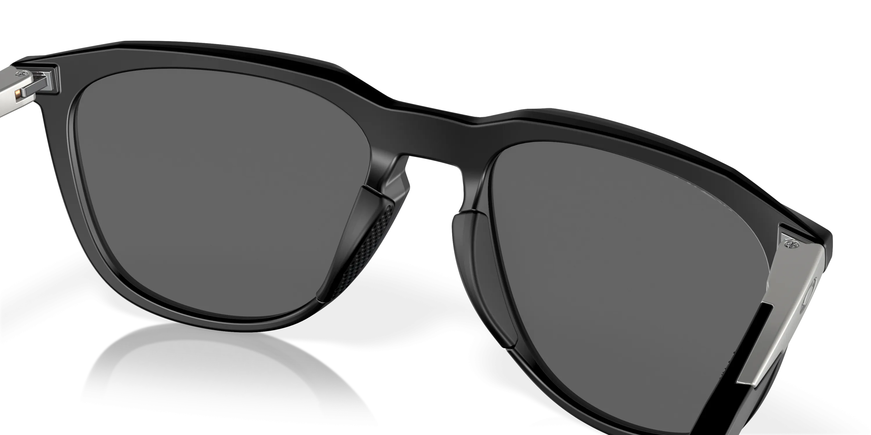 Oakley Thurso